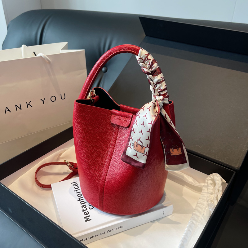 Luxury Bags On Sales - Красные сумки через плечо и через