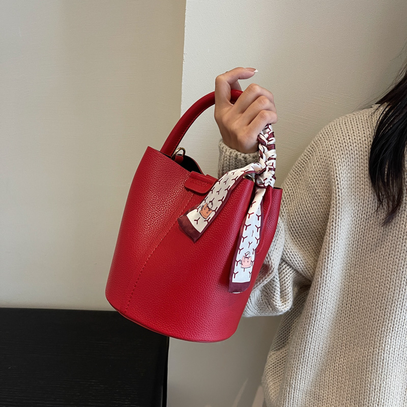 Красные сумки через плечо и че – обзор и цена Luxury Bags On Sales